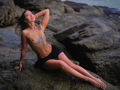 Chat with IskrinaCold