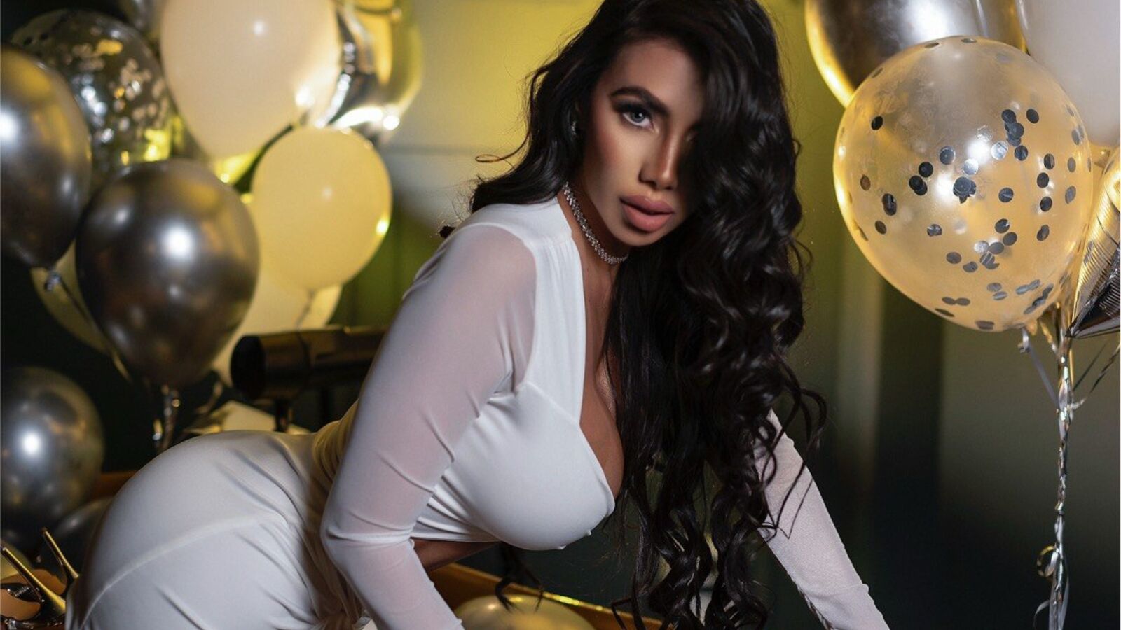 EstefaniaBrown erotic portrait