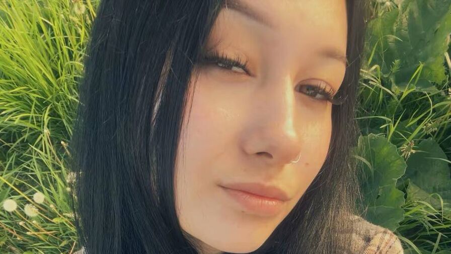 Watch MiaSolberg live on Sex Zoom