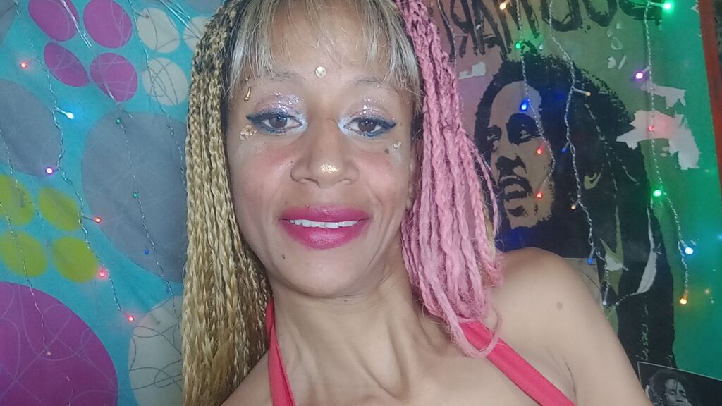 Watch  VeronykaOrtiz live on LiveJasmin