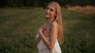Free Nude ChloeLins