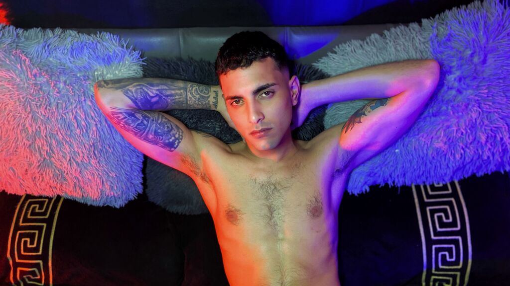 Sex chat gratuit in direct cu JuntinGreco pe LiveJasmin