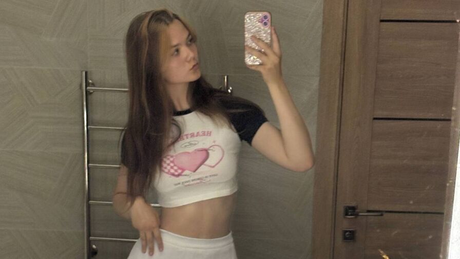 Watch BeliaAlvino on RecordedMilf.com