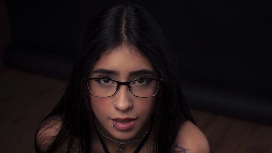 Discover LiliCollyns VIP show
