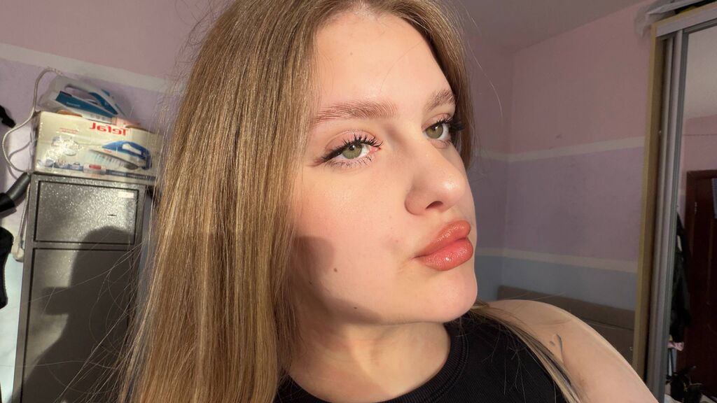 GraceHollis cover