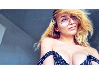 EmilyGlamour - LiveJasmin Young Show Girl 