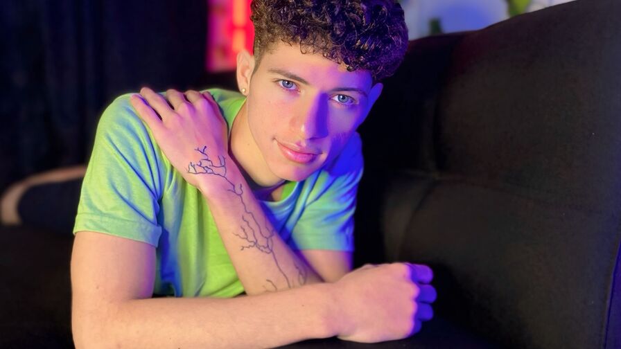Watch MattiaLefebvre live on thefuckeryco.com