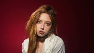 Free Nude LoraBarren