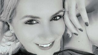 MayraWhite related LiveJasmin cam profile