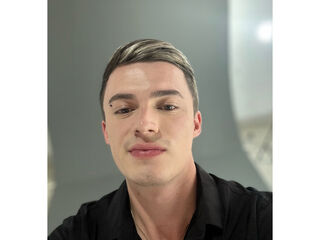 MaikolZuluaga webcam model