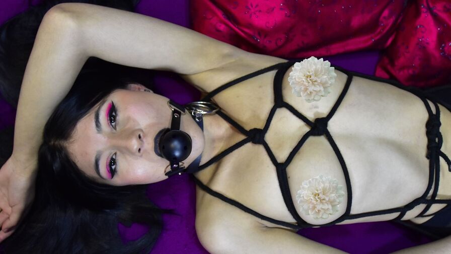 Watch AriadnaGrow live on Bodyboardeur