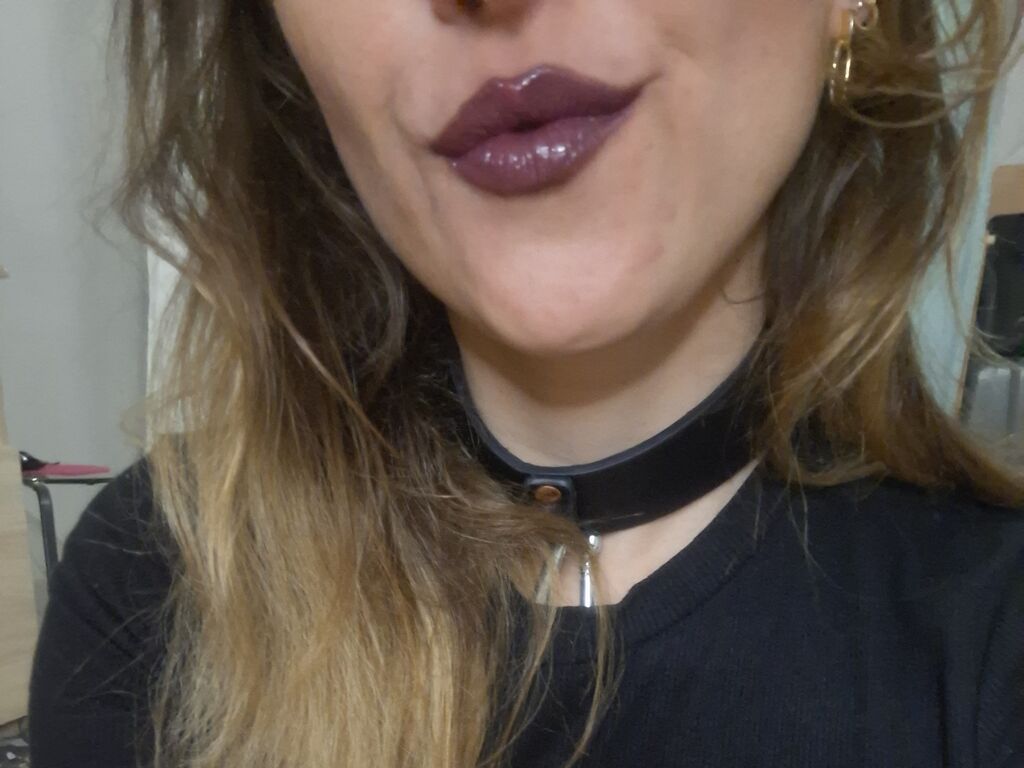 SabinaLill private show profile image