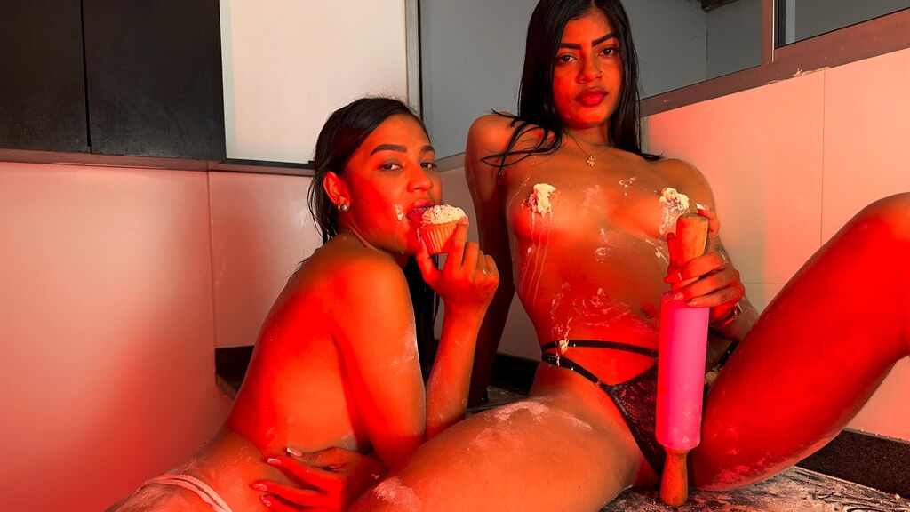 TiffanyAndLisa live cam model at LiveJasmin