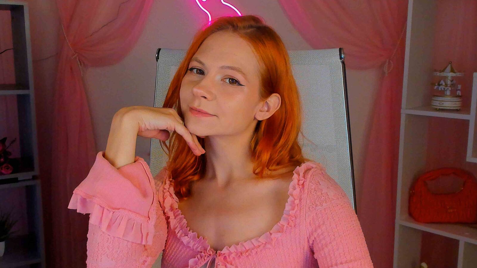 LisaAris erotic portrait