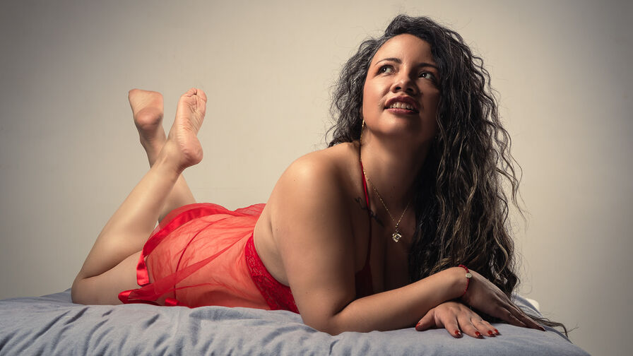 Watch RebeccaWhitmore on CoolMagazineOnline.com