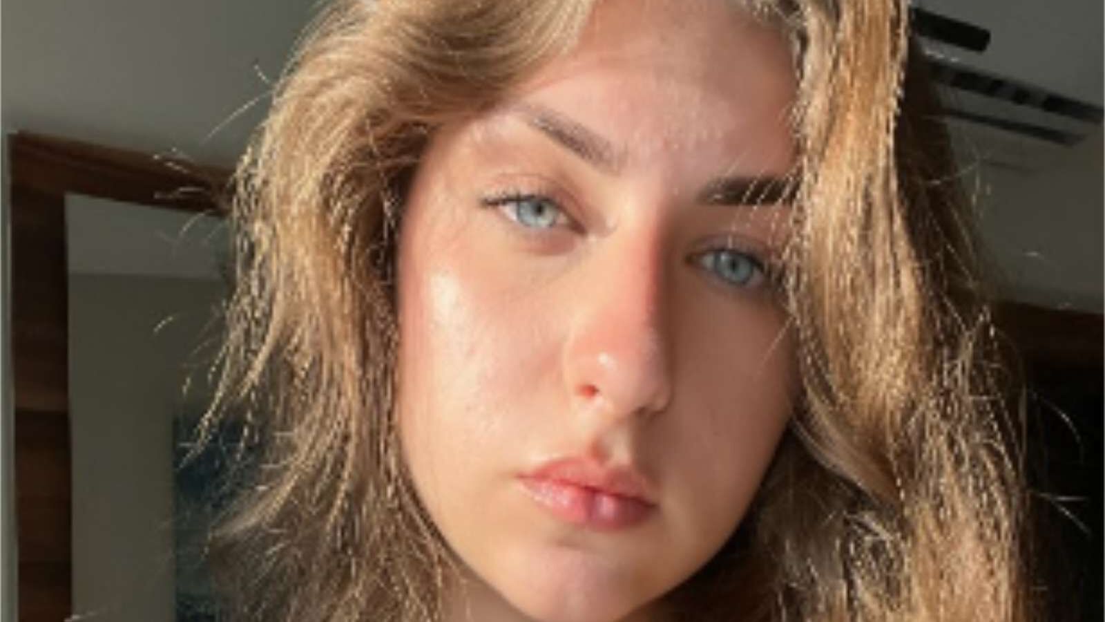 MargeEgeland erotic portrait