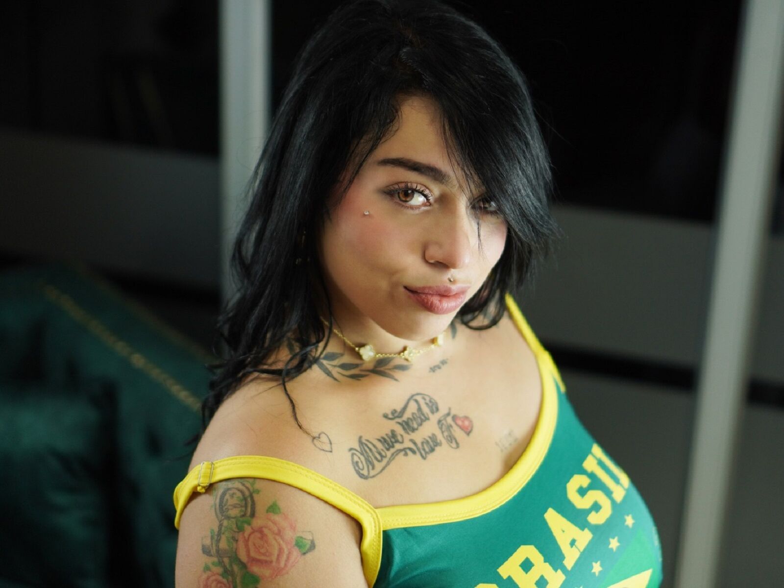 Live cam for AleeStorm