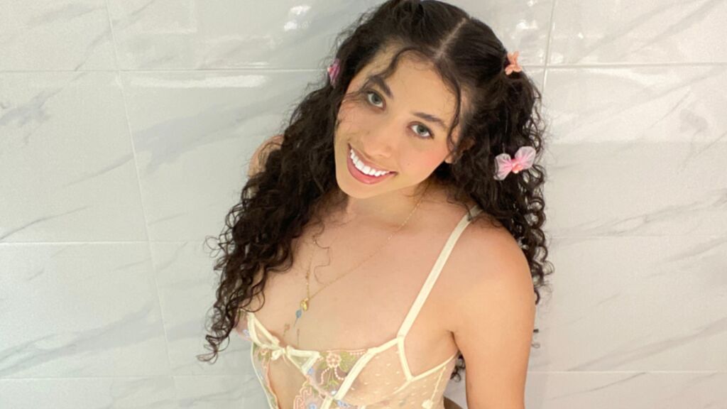 TinaOrione live cam model at LiveJasmin