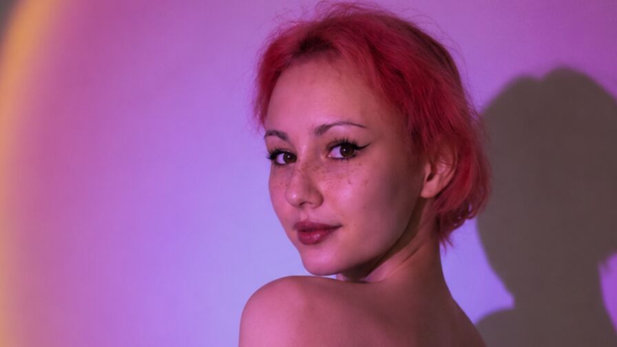 Watch ElanaHelfert live on shemalefreeporn.net