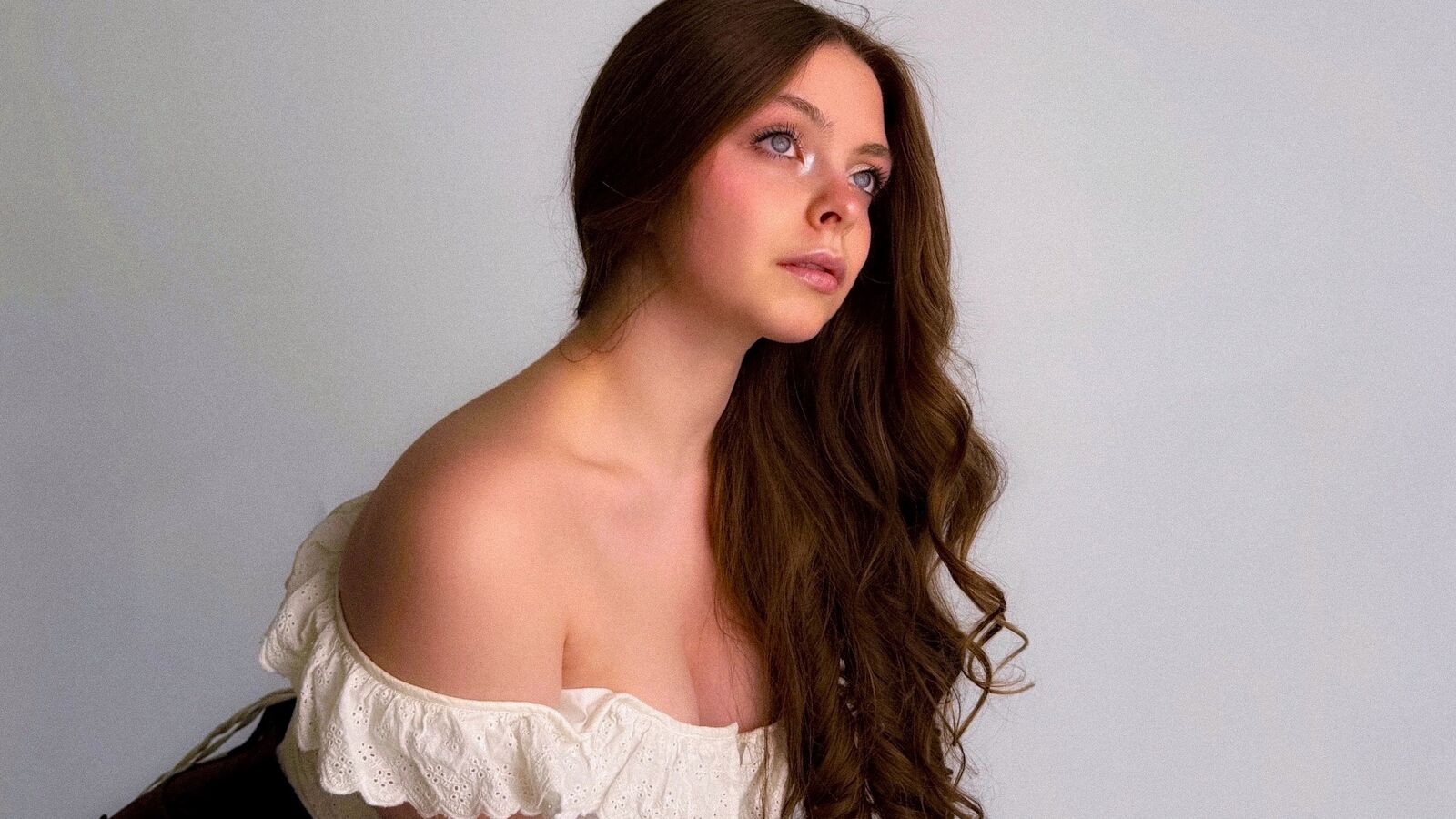 RutaWayne glamour portrait