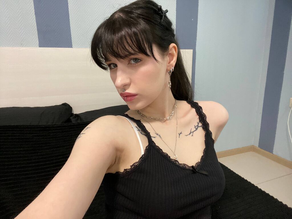webcam model MimiPaige from Web Night Cam webcam model MimiPaige from Web Night Cam