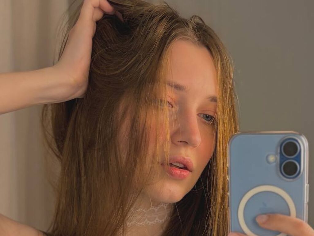 EmmaSagge live cam girl profile