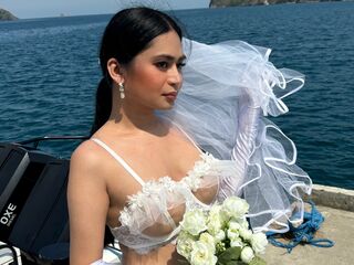 MarilouDomingo is a webcam model from Netherlands Antilles age 30