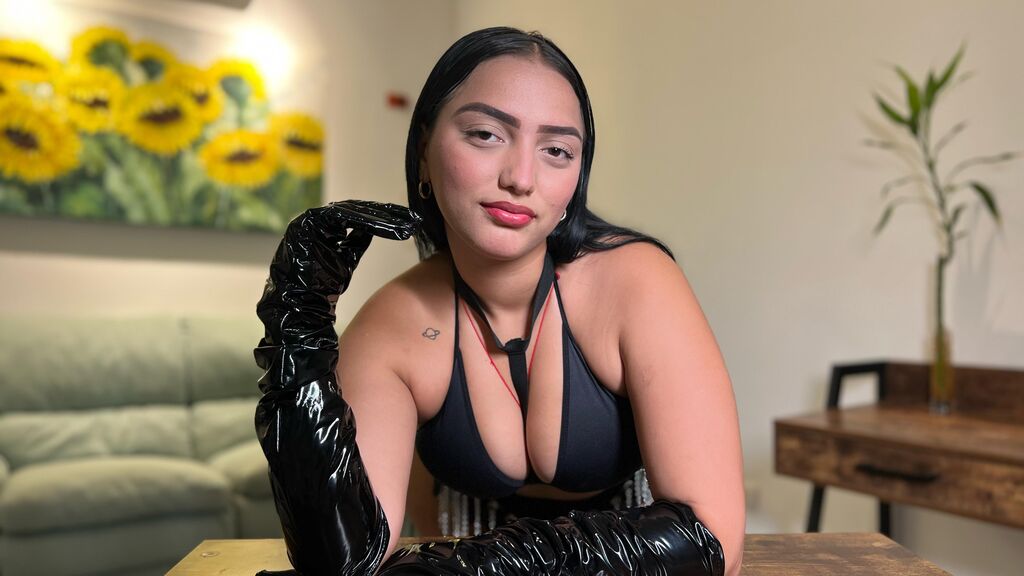 RoxaneVega live cam model at LiveJasmin