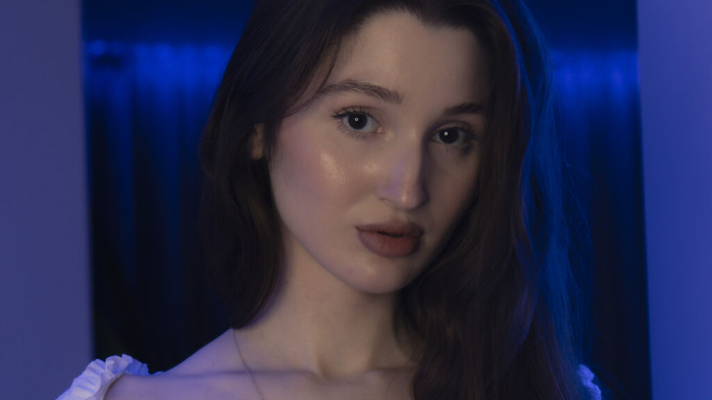 AminaNim live cam model at LiveJasmin