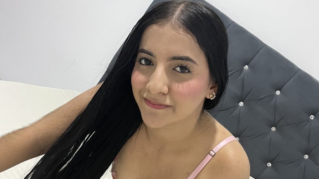 LauTellez live cam model at LiveJasmin