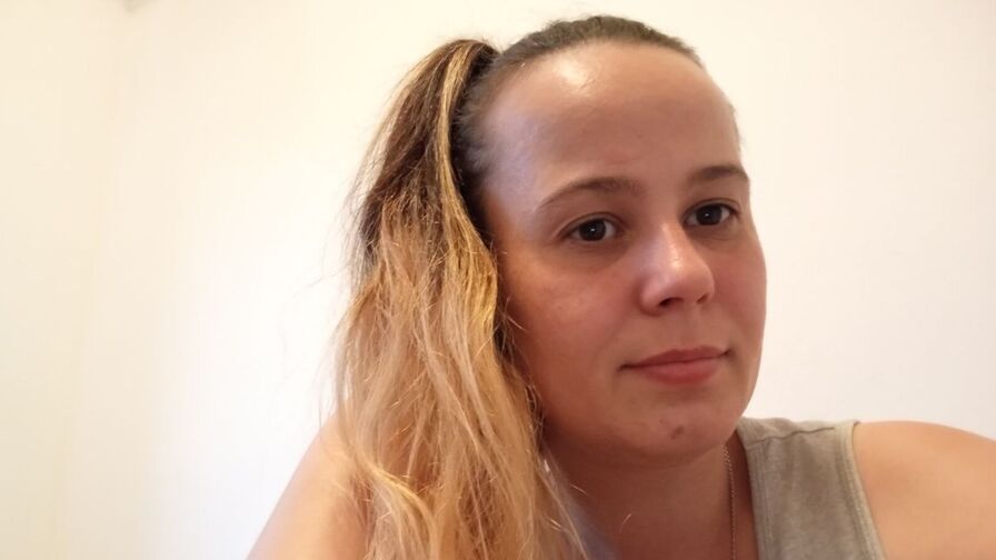 Live Porn Chat with ElinaDameson