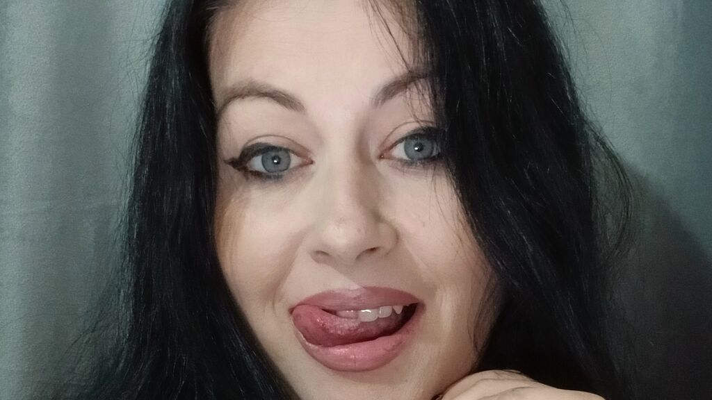 SellenaBlom live cam model at LiveJasmin