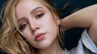 Kostenlos Nackt AngleaBirenbaum