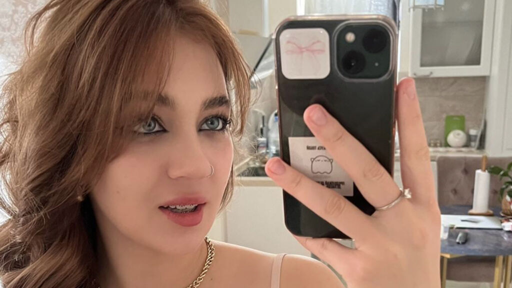 ChelseaBrownell online on GirlsOfJasmin