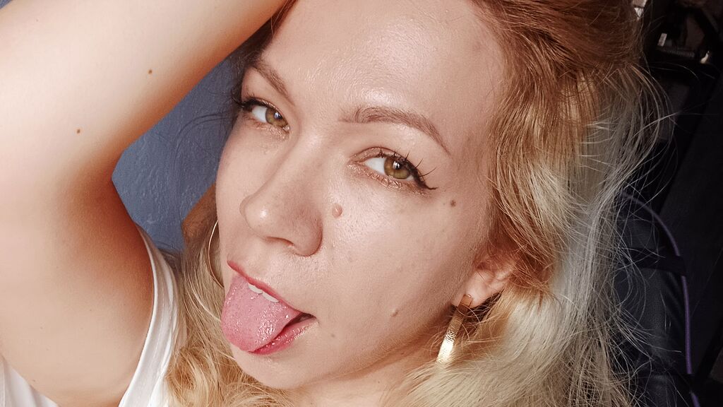 Watch fetish performer AlexysLuna from LiveJasmin at GirlsOfJasmin