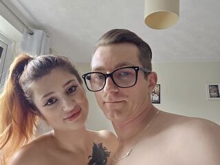 MilaAndShiroLive Webcam