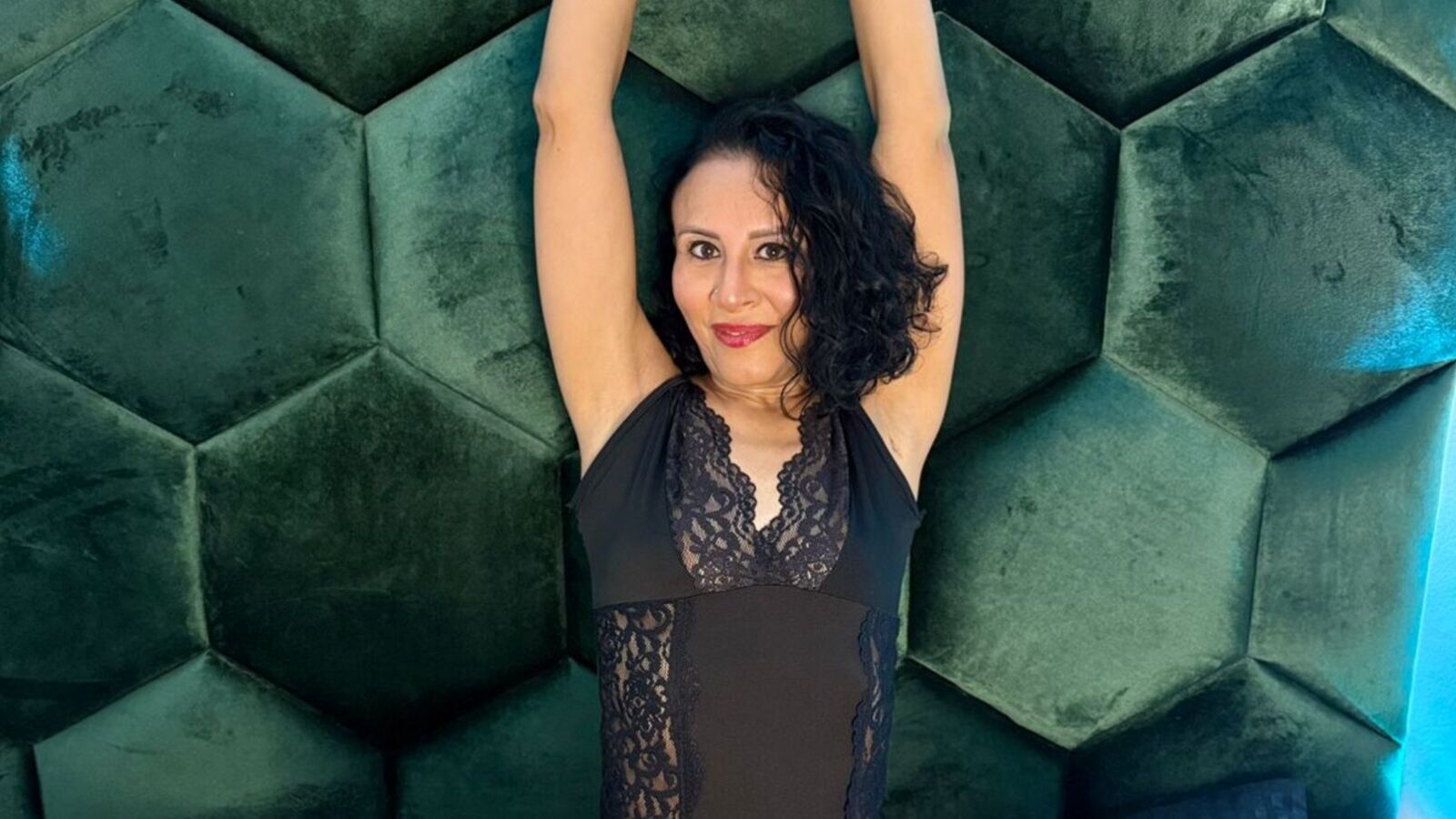 AlondaCruz erotic portrait
