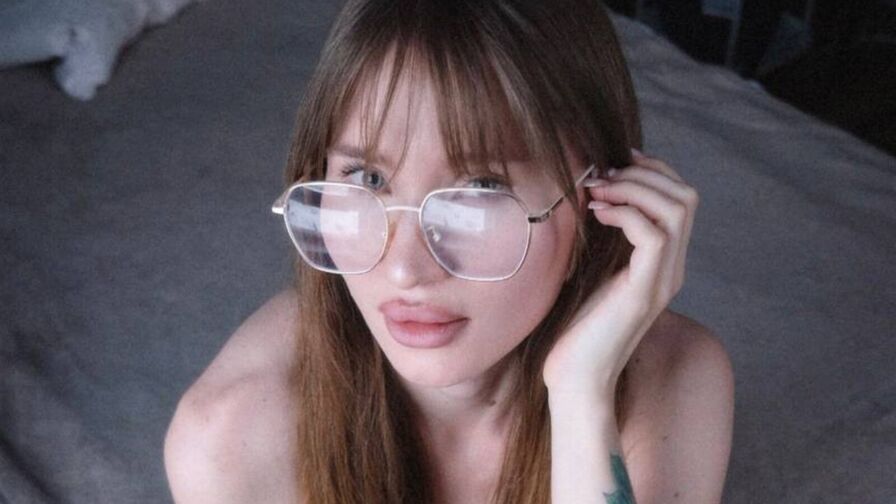 Live Porn Chat with LauraCherry