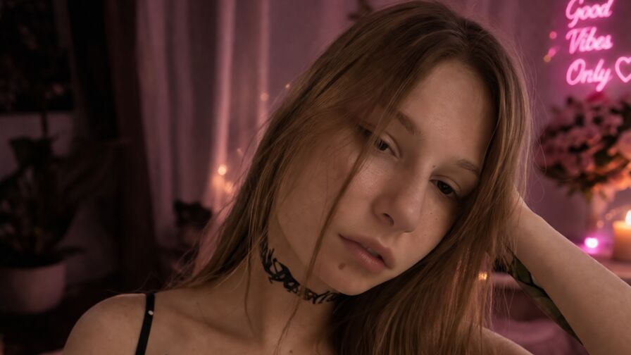 VIP Live Sex Chat with FreddaLennihan