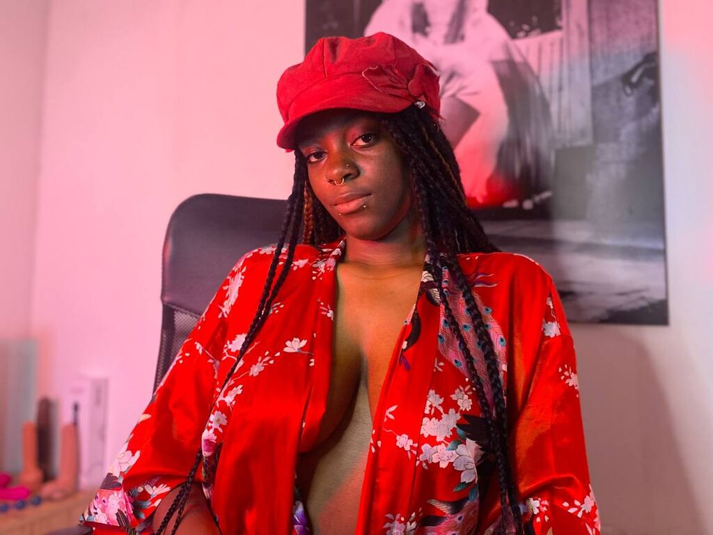 SaphyNyx Profile Image