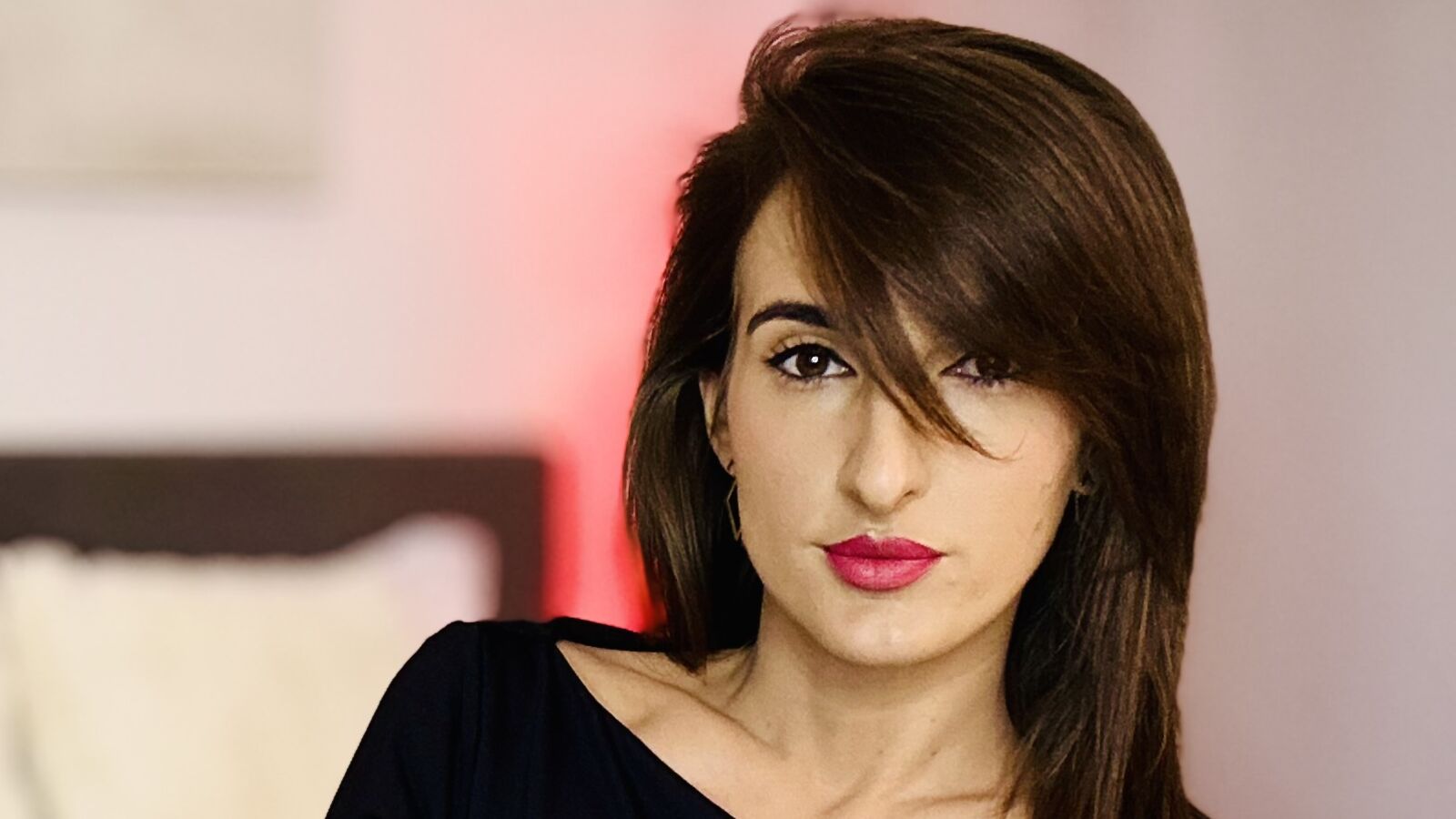 LauraRiccoo erotic portrait