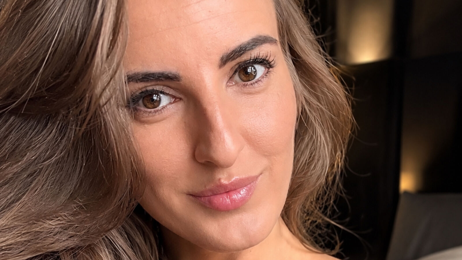 LauraRiccoo erotic portrait