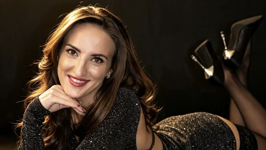 Discover LauraRiccoo VIP show