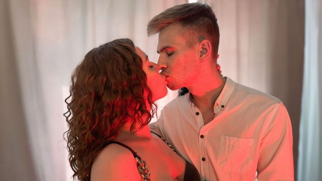 MaxAndEva Live Chat on LiveJasmin