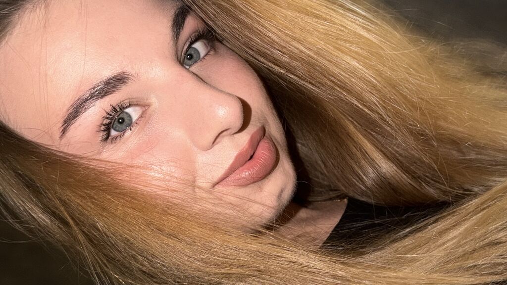 SophieSincla online on GirlsOfJasmin