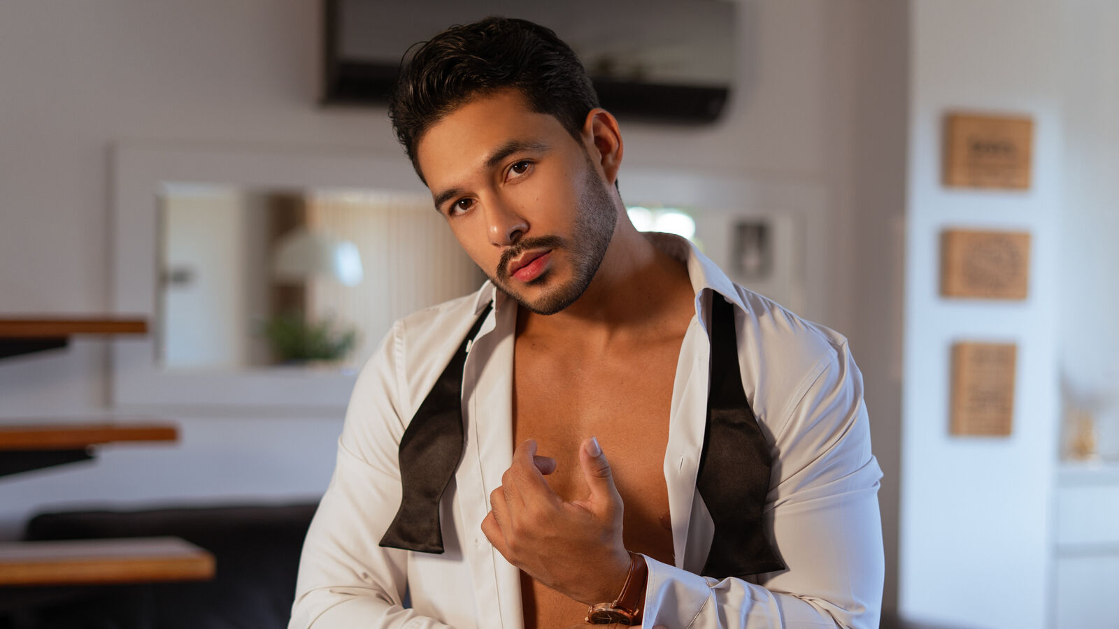 LianCruz erotic portrait