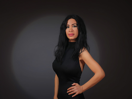 Chat with AnnemariaAdison