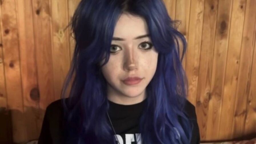Watch PixieFrost live on Fleur Mature