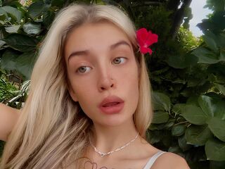 public voyeur web cam LeilaClose