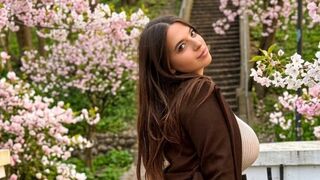 Free Nude ElizabethBront